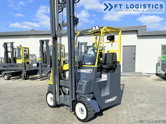 Stivuitor cu patru direcții Combilift CB4500 GAS TRIPLEX 6400 FORK POSITIONER