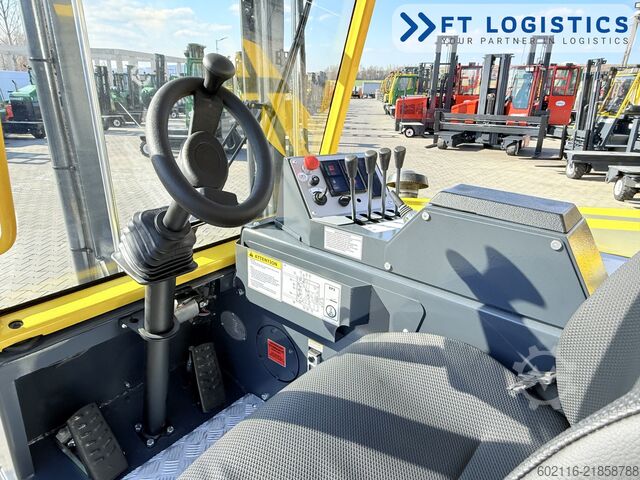 Stivuitor cu patru direcții Combilift CB4500 GAS TRIPLEX 6400 FORK POSITIONER