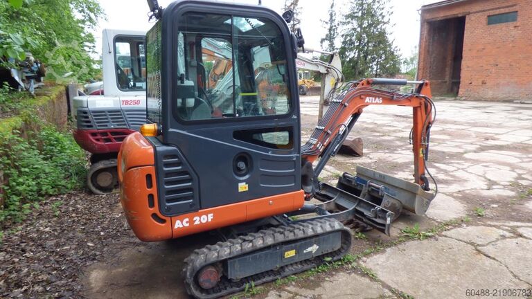 Mini pelle sur chenilles ATLAS AC 20
