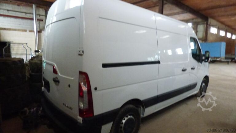 Transportør RENAULT MASTER DCI 135