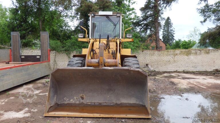 Yükleyici LIEBHERR E 521