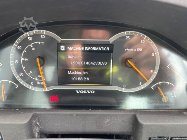 Kolový nakladač Volvo L 90 H (High tip + New tires)