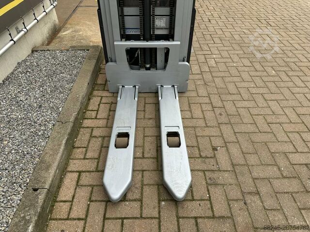 VS-22581 Elektrische triplex stapelaar Still EXV SF 14 5.316mm STILL EXV SF 14