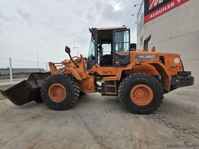 Cargadora sobre neumáticos Doosan DL250-3