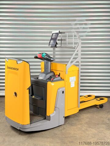 Conducteur de transpalette Jungheinrich ERE 225 - Service Neu - Batterie 82% - Nur 3.338 Std. -2,5t