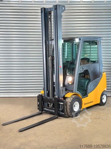 Carregador frontal a GPL Jungheinrich TFG 320s - Service Neu - Triplex - 6,5m Hub - 2t - VW Motor