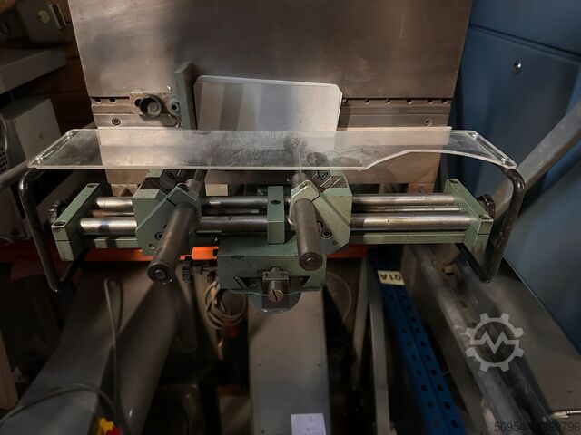 Dubbele hoekafrondmachine Karl Tränklein