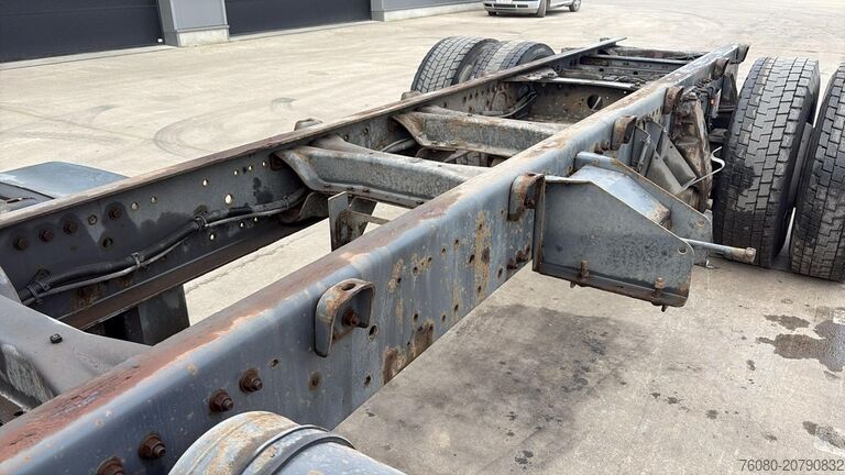 Chassis cab Renault Premium 250 (POMPE MANUELLE / MANUAL PUMP)