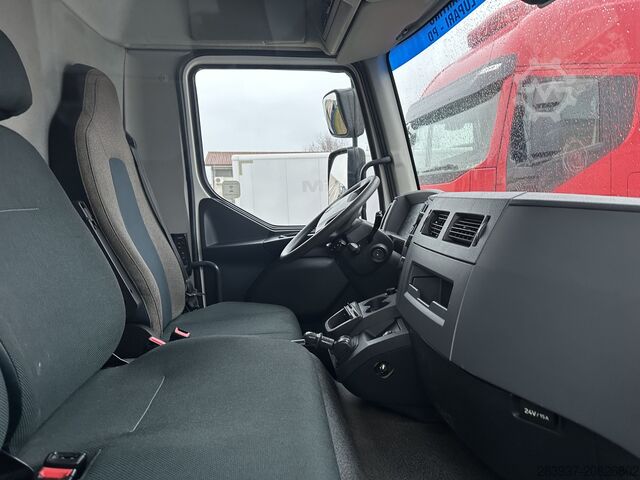 Samochód ciężarowy z plandeką typu platforma VOLVO FL 250