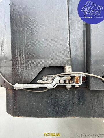 Container transportation Hoet Trailers + Caisse Libner 2018