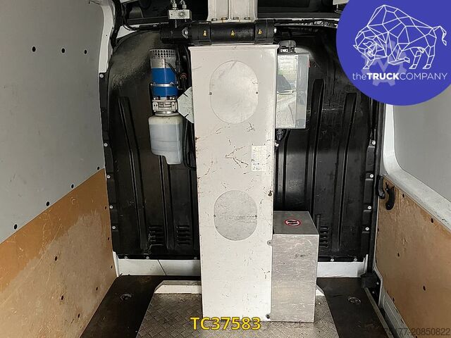 Lifting platform Renault Master 145