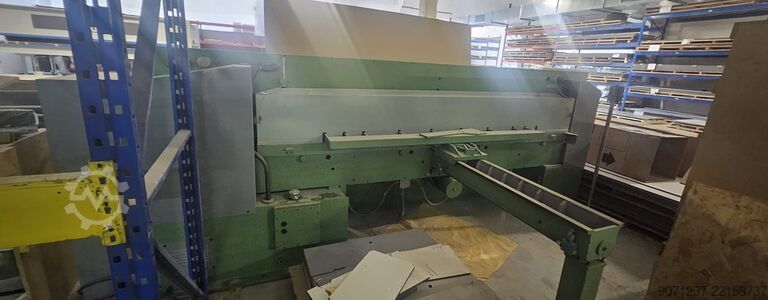 Foarfecă hidraulică tip ghilotină Tagliabue 