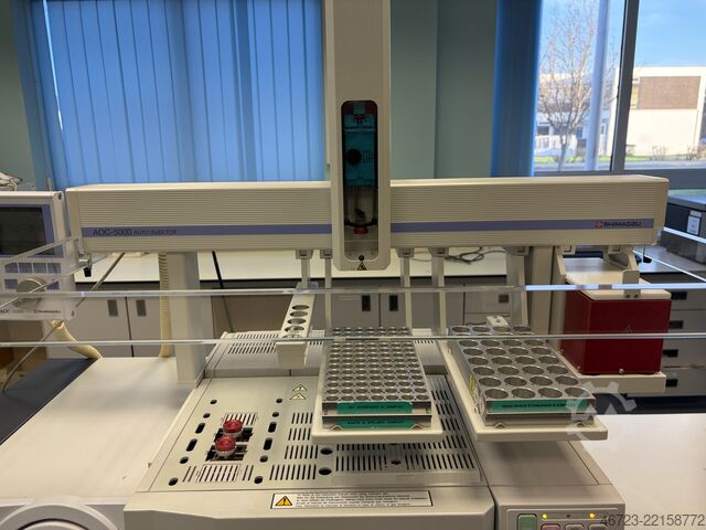 Gaschromatograaf-massaspectrometer Shimadzu GC-2010 PLUS / GCMS-QP2020 / AOC-5000