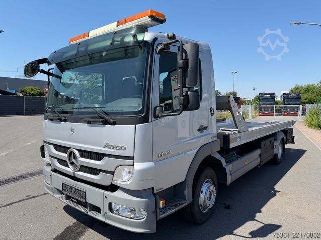 Çekici MERCEDES-BENZ Atego 822 Abschleppwagen Verschiebeplateau OMARS