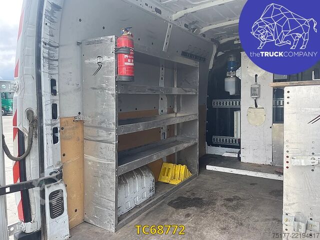 Løfteplatform Renault Master 145.35 nacelle