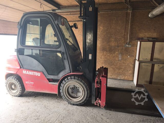 Off-road forklift MANITOU MI35 T