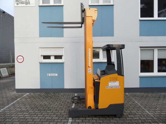 Reachtruck Jungheinrich ETV 214 - Batterie BJ 2023 - 8,42 m Triplex