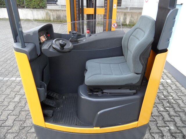 Reachtruck Jungheinrich ETV 214 - Batterie BJ 2023 - 8,42 m Triplex