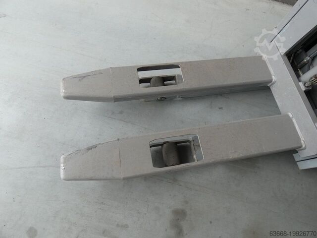 Fodgængerstabler Jungheinrich EJC 212 - 430 DZ