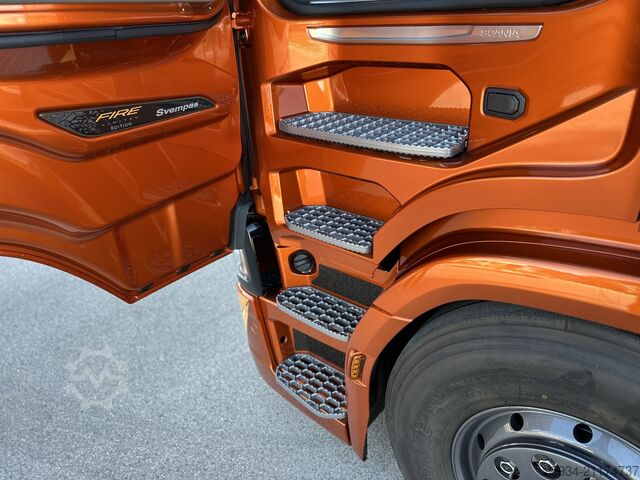 Standardni tegljač SCANIA 770S FIRE EDITION