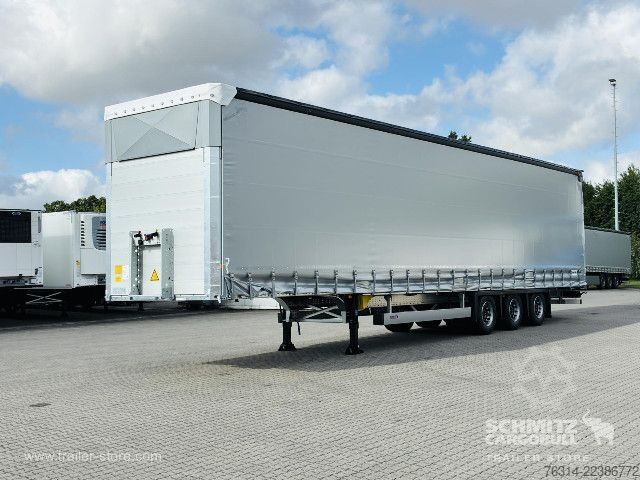 Auflieger mit Pritsche & Plane Schmitz Cargobull Curtainsider Mega Getränke