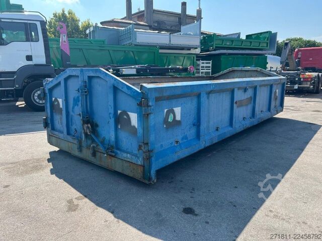 Kampós konténer  CONTAINER SCARRABILE USATO A CIELO APERTO