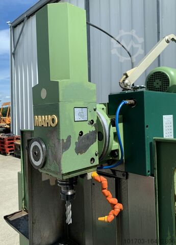 Universal CNC Milling Machine MAHO MH 400 E