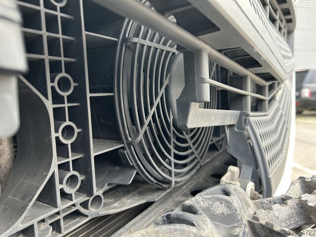 Standard-SZM Mercedes-Benz Actros 1842 Streamspace / 574 dkm / Tacho V2 / ...