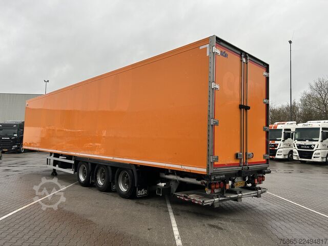 Hűtött/fagyasztott szállítás SOR Iberica SOR-S3E / Carrier Vector 1550 / Frigo / Loadlif...