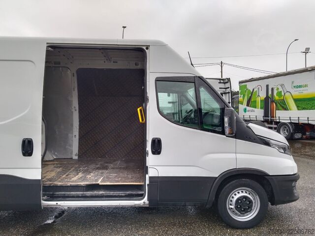Furgon blaszak Iveco DAILY 35S16