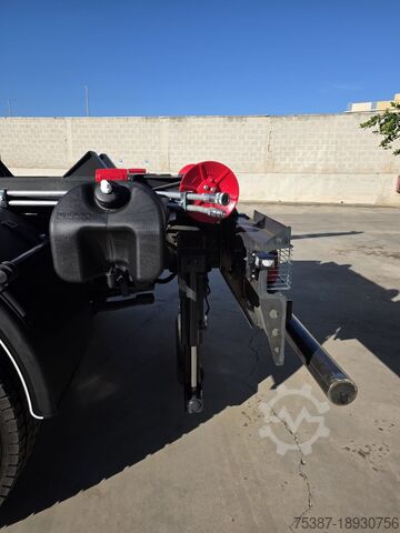 Kancalı kaldırma kamyonu iveco Trakker