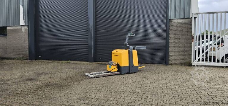 Vrachtwagen met laag hefvermogen Jungheinrich ERE220