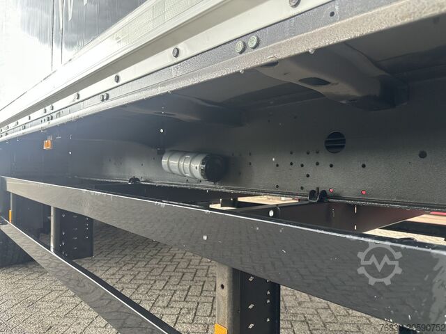 Suitcase Schmitz Cargobull 3 assige kast