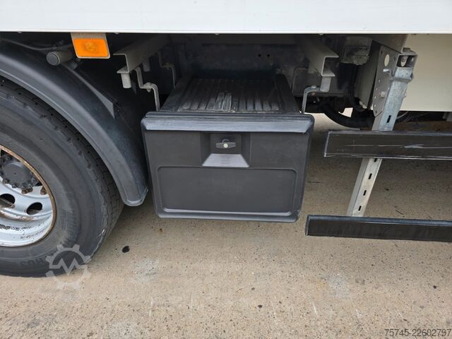 Kühlkoffer-LKW VOLVO FM420*FRIGOBLOCK*VOLLLUFT*PALFINGER LBW  2.5T*