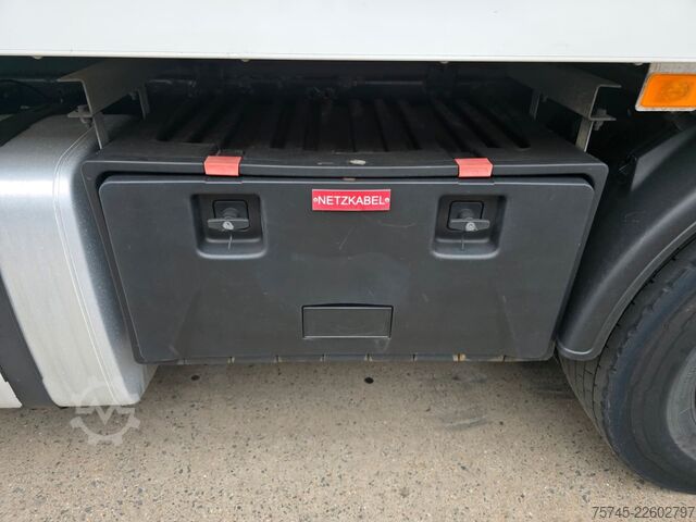 Kühlkoffer-LKW VOLVO FM420*FRIGOBLOCK*VOLLLUFT*PALFINGER LBW  2.5T*