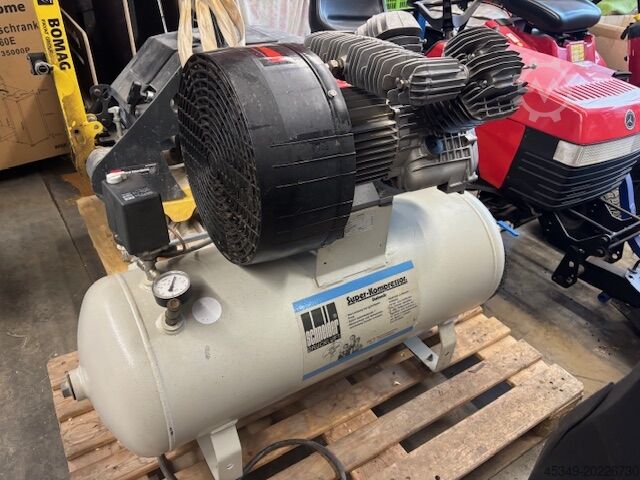 Dugattyús kompresszor Schneider Universal 592/90