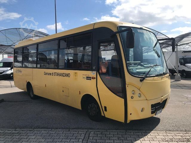 Autóbusz IVECO 100E18 CACCIAMALI
