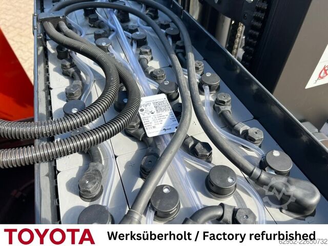 Carretilla retráctil Toyota RRE 160 H / nur 950h!