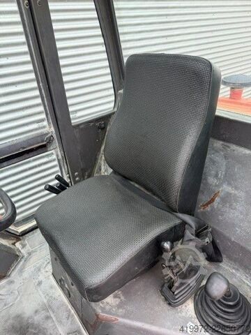 περονοφόρο ανυψωτικό εκτός δρόμου Manitou MC-30