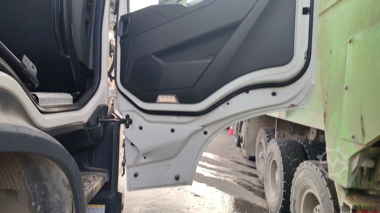 Leddet dumper Volvo FMX 500