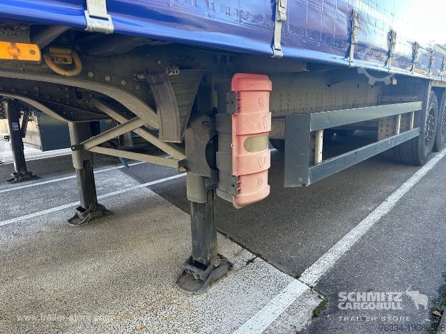 Öppen semitrailer med kapell Schmitz Cargobull Semitrailer Curtainsider Standard