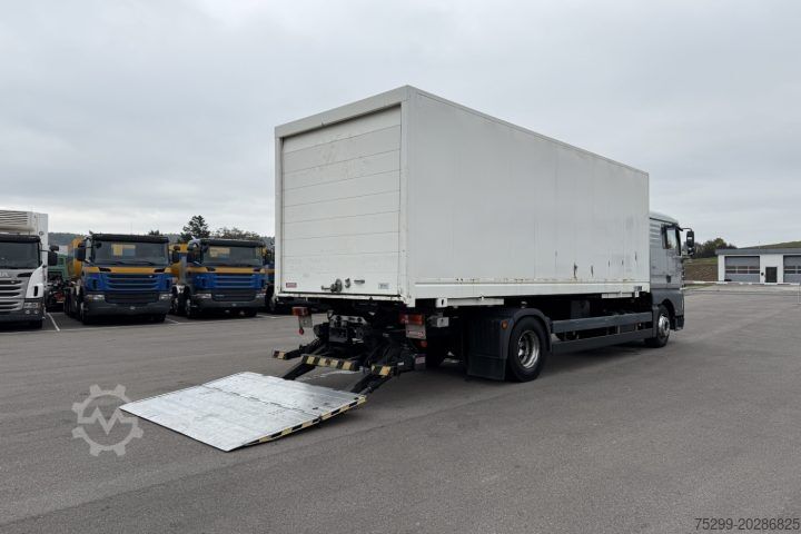 Speciale doeleinden vrachtwagen MAN 18.413 FLLC 4x2 BDF+Koffer / Swiss-Vehicle