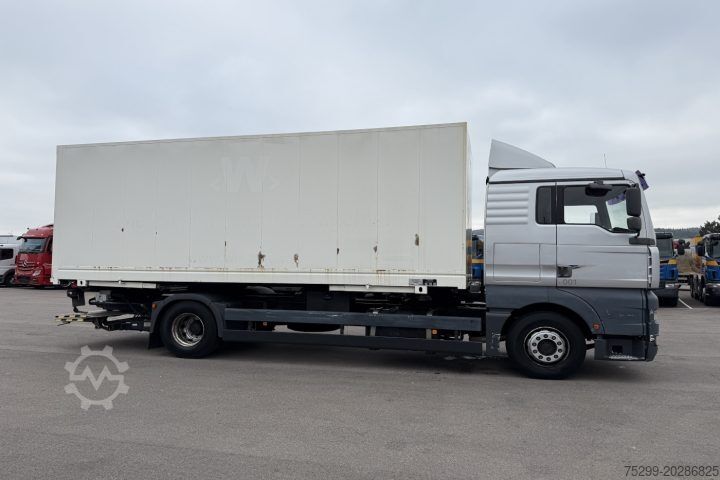 Speciale doeleinden vrachtwagen MAN 18.413 FLLC 4x2 BDF+Koffer / Swiss-Vehicle