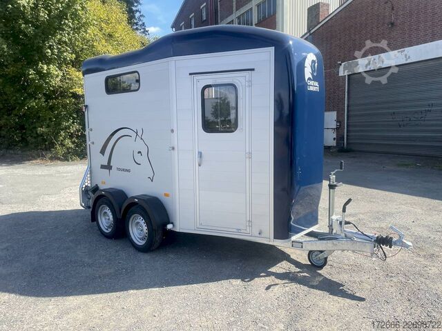  Cheval Liberté TOURING JUMPING V1 DUNKELBLAU +SATTELKAMMER