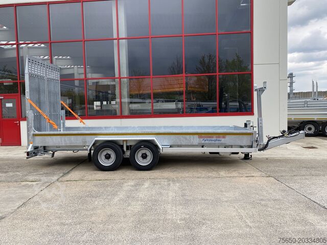 Lavtloader trailer Möslein TT 11-E6x2 hydr. Rampen  Tieflader für Fräsen breiten hydraulischen Rampen, Neu