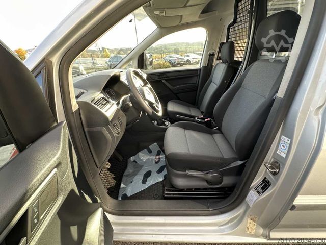 Furgão de painéis VOLKSWAGEN Caddy 1.6 TDI Klima Navi 8Räder Trennwand klappb