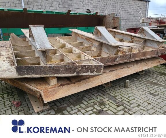 Feeding table Nordberg with Hopper Test Feeding table Nordberg with Hopper