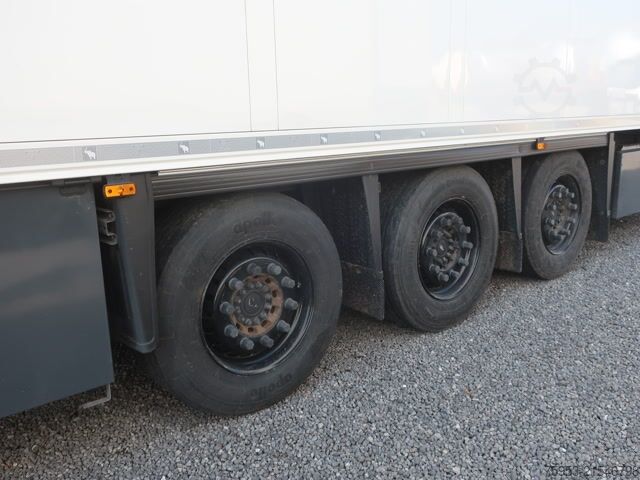 Semirimorchio frigorifero Schmitz Cargobull SKO 24 Doppelstock 2.700mm Vector HE19 2x PK