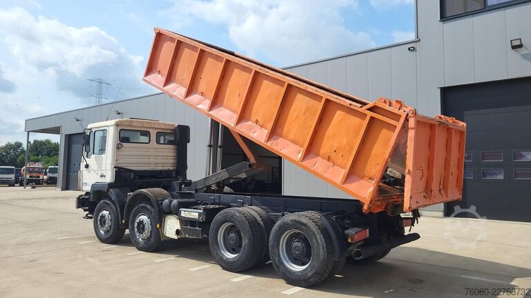 Ribaltabile MAN 32.372 (BIG AXLE / STEEL SUSPENSION / MANUAL PU...