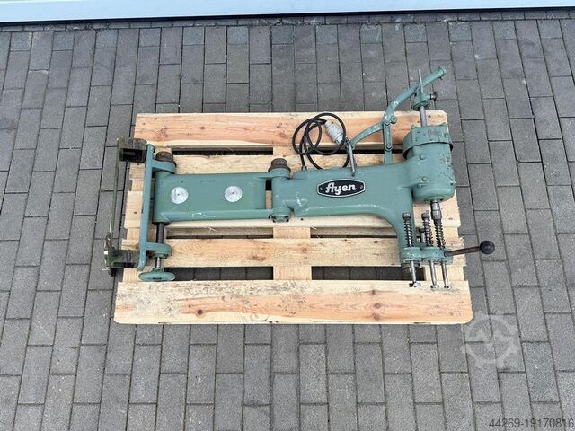 Ayen D4-105 knoopgatboormachine Ayen D4-105